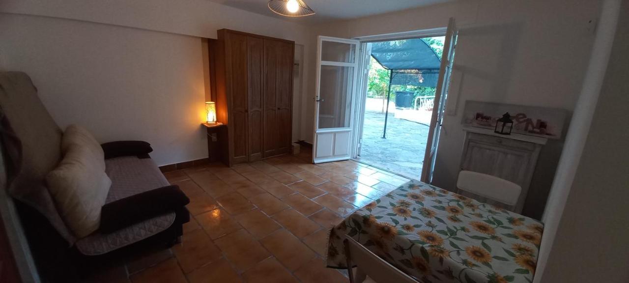 Appartement et sa grande terrasse en Rez de Jardin Saint Aygulf Extérieur photo