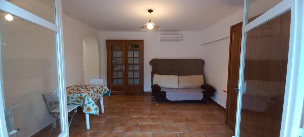 Appartement et sa grande terrasse en Rez de Jardin Saint Aygulf Extérieur photo