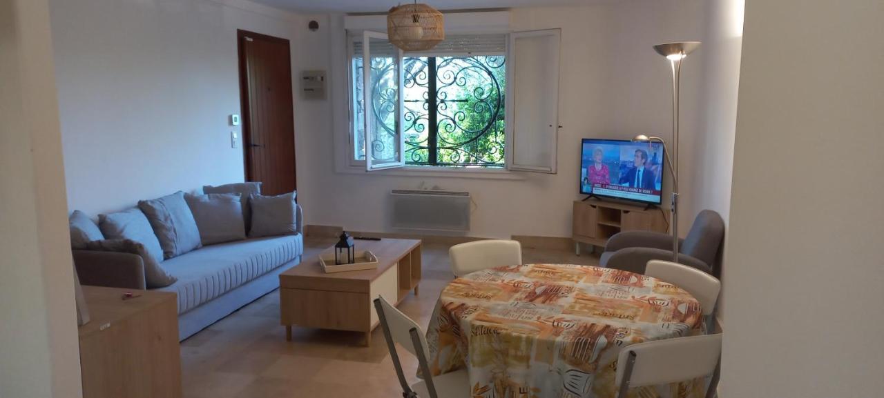 Appartement et sa grande terrasse en Rez de Jardin Saint Aygulf Extérieur photo