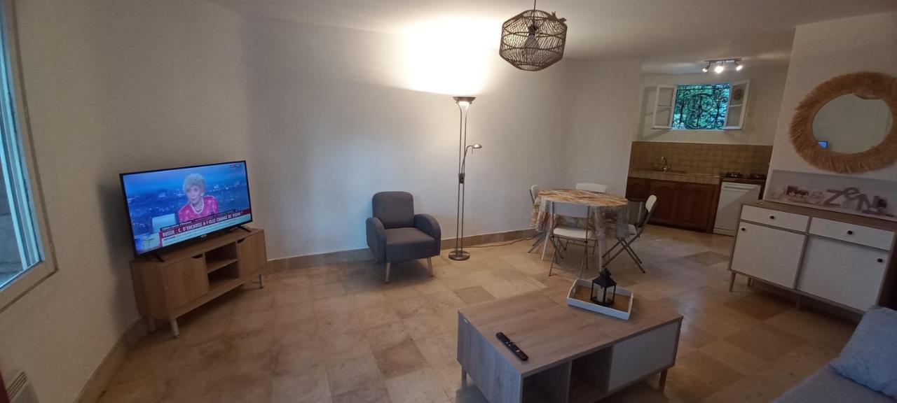Appartement et sa grande terrasse en Rez de Jardin Saint Aygulf Extérieur photo
